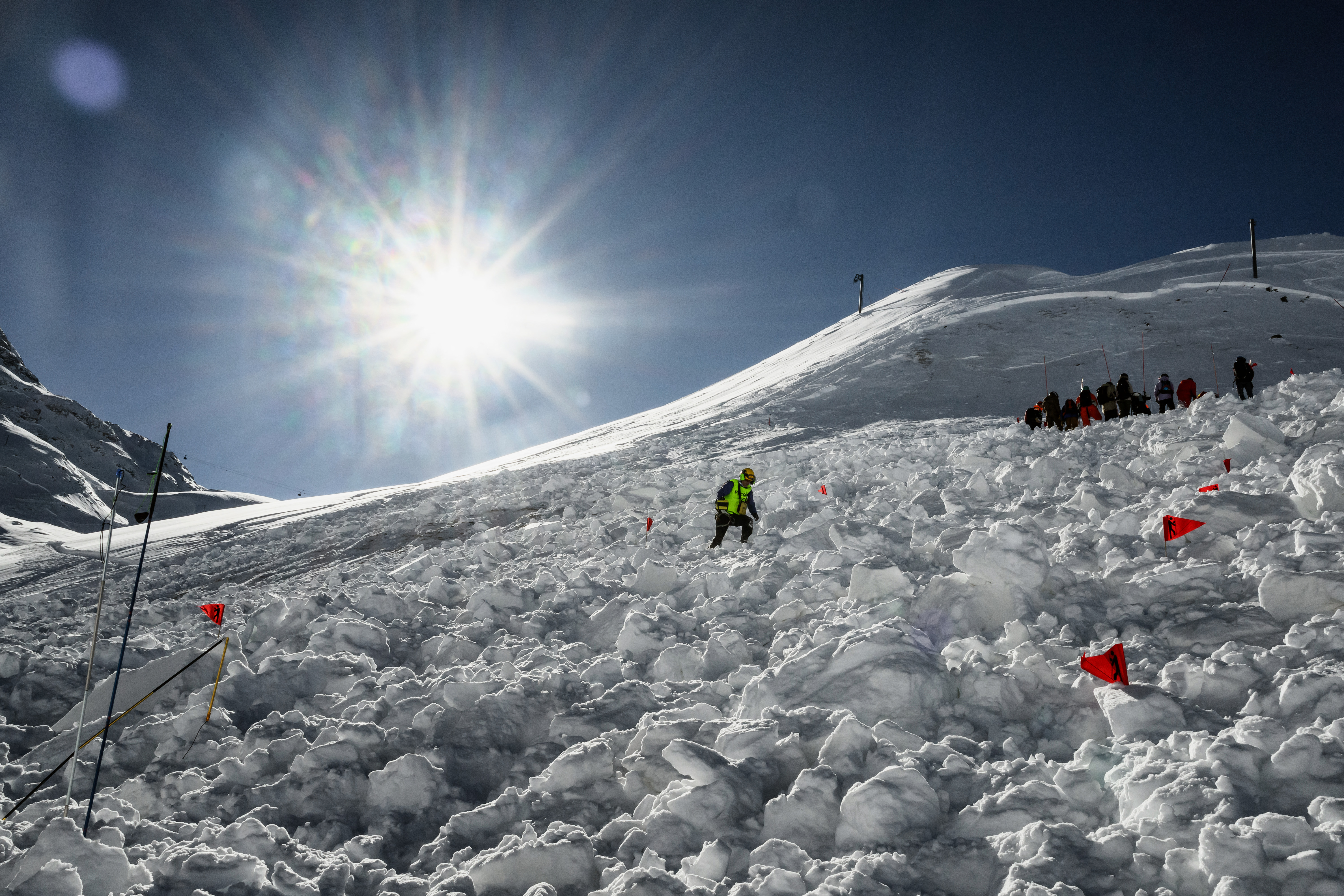 Klimawandel als Haaptursaach: Rekordzuel u Lawinnen-Doudegen an Europa
