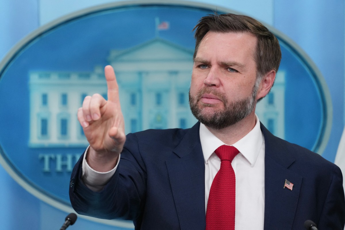 JD Vance verréckelt Deplacement an d'Schwäiz: Keng Gespréicher tëscht den USA an dem Iran um Freideg