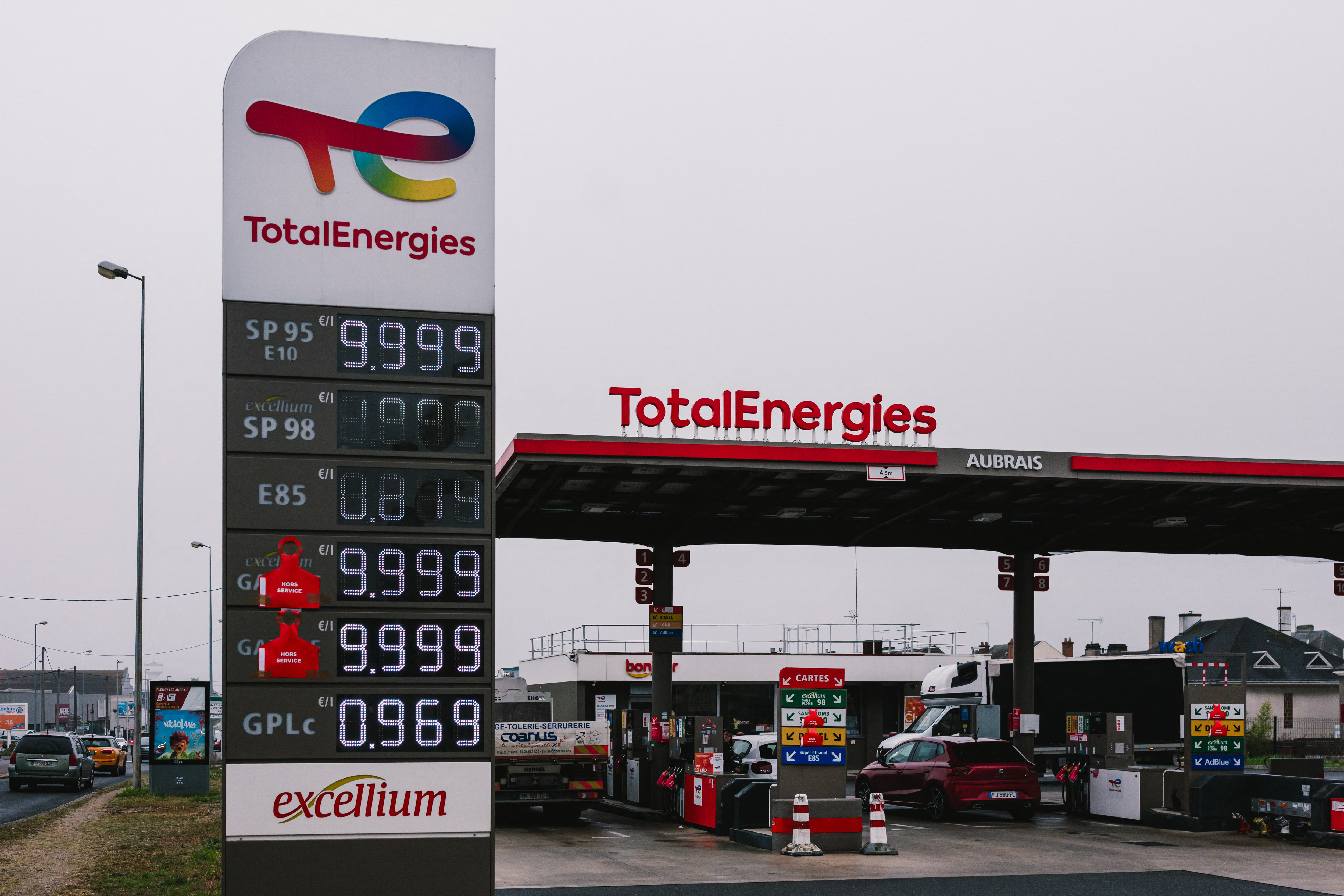 En France: TotalEnergies relance le plafonnement de ses carburants