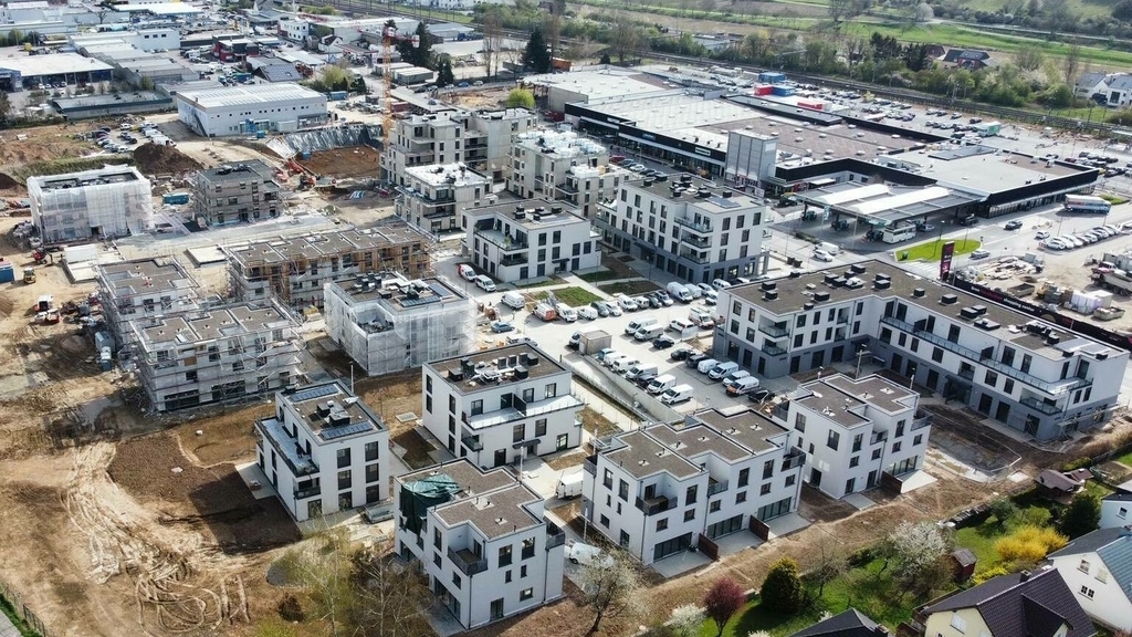 Politmonitor (2/2): Politmonitor (2/2): Housing remains top concern for Luxembourgers, geopolitics for expats