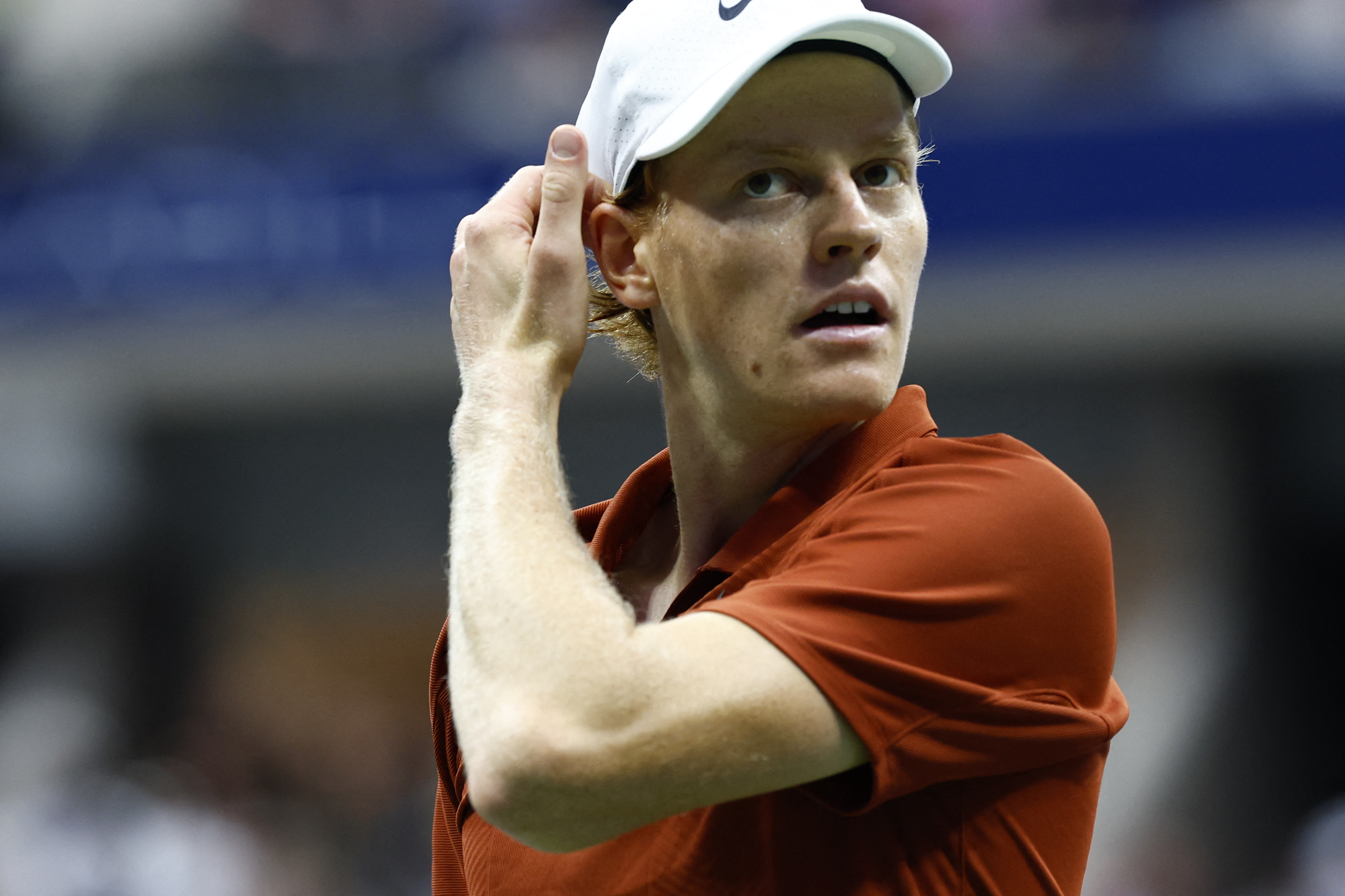 Tennis: Le N.1 mondial Jannik Sinner, blessé à un genou, déclare forfait pour l'US Open