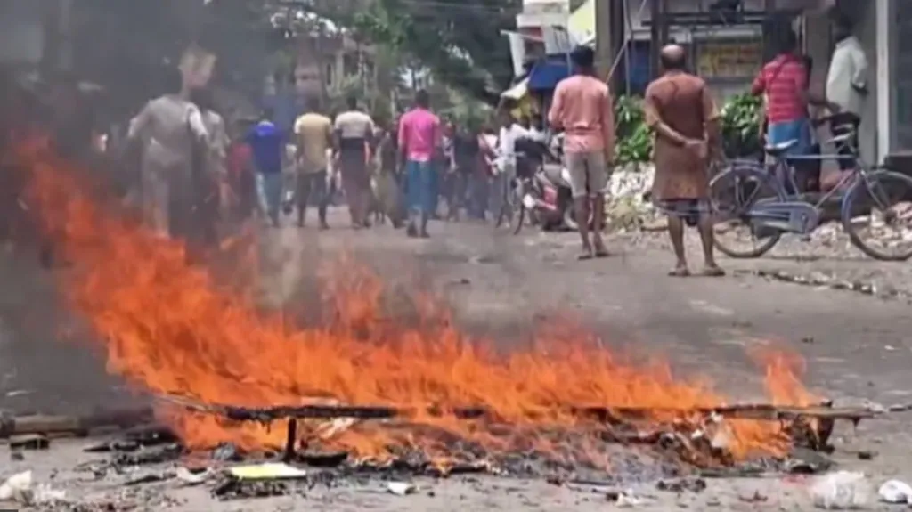 Indien: Mord un engem 11 Joer ale Meedche léist grouss Onrouen a Westbengalen aus