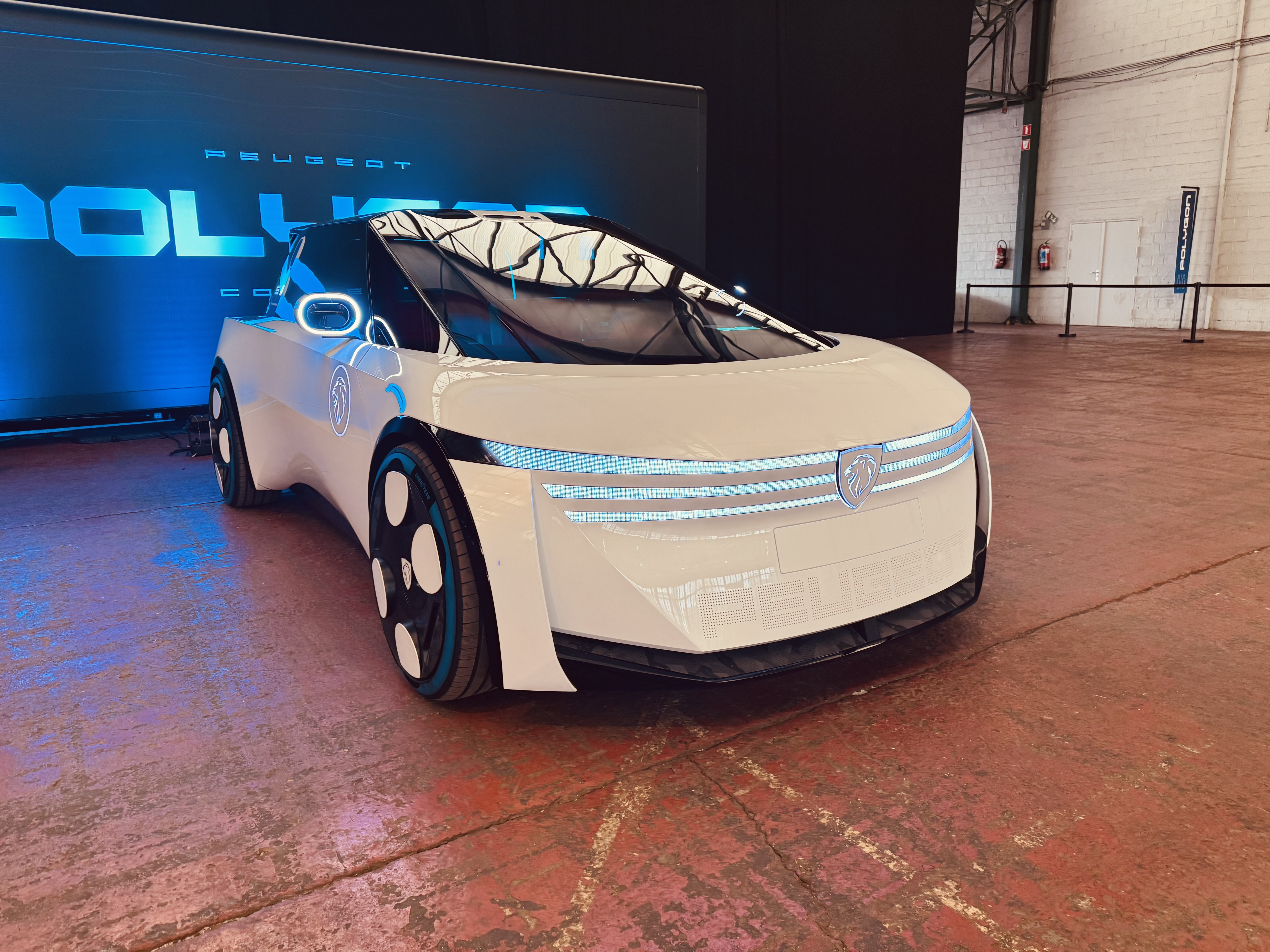 Automag - E Bléck an d'Zukunft: Peugeot Polygon Concept Car