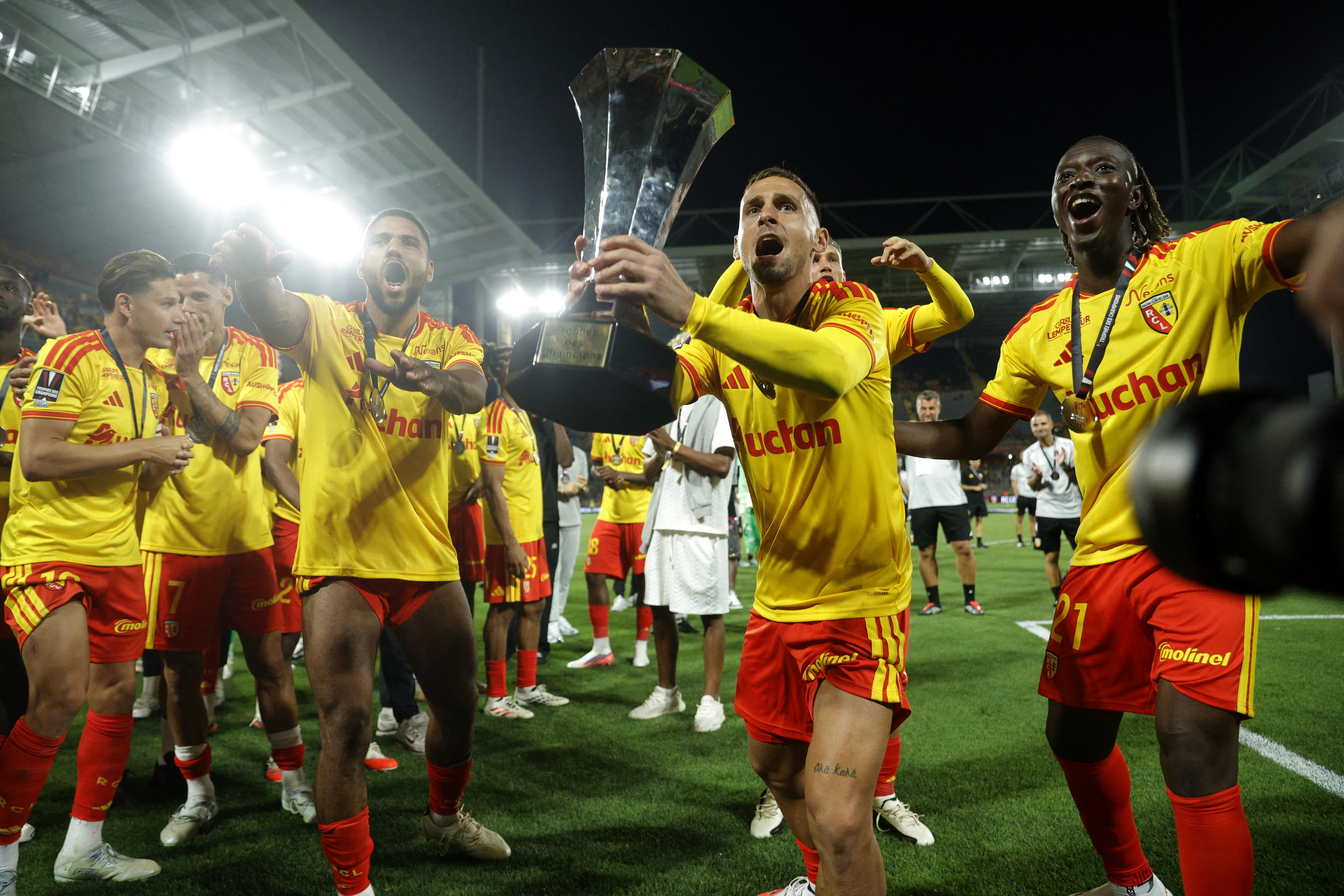 Football: Le PSG se fait surprendre par Lens et perd le Trophée des champions