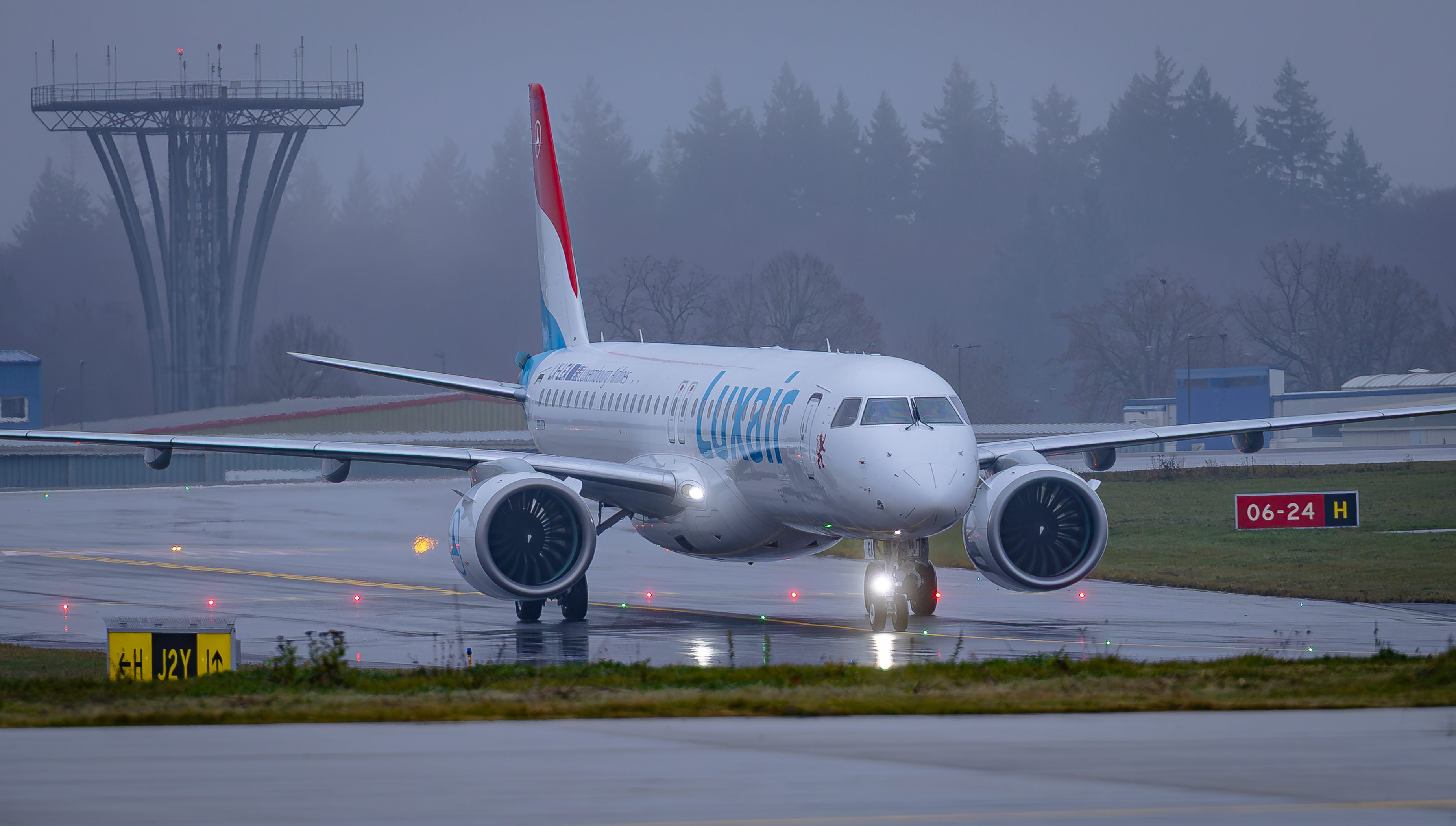 Demi-tour um Wee op Barcelona: Luxair-Embraer huet wéinst "technescher Indikatioun" ëmgedréint