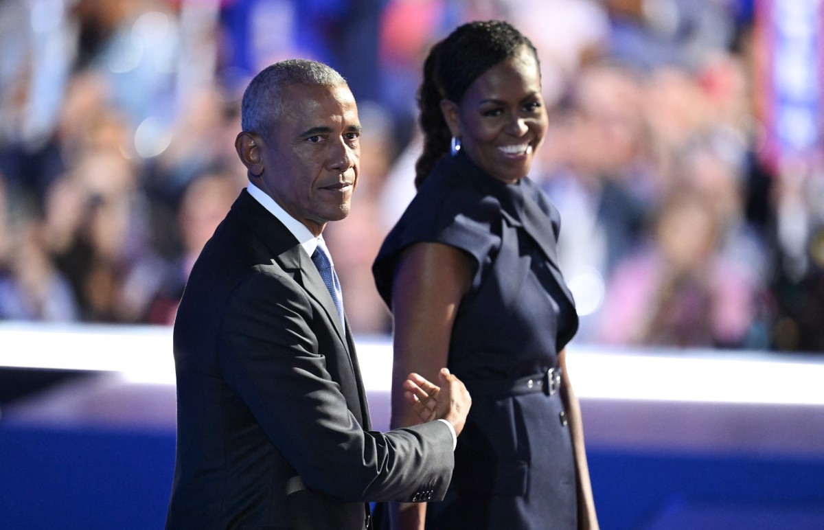 'Blatantly racist': Fury after Trump posts video of Obamas as monkeys ...