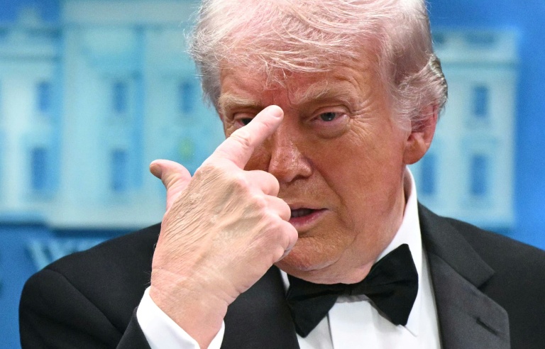 Schëss bei Regierungsdinner zu Washington: Presuméierten Täter weist Reproche vu versichtem Mord op US-President zréck