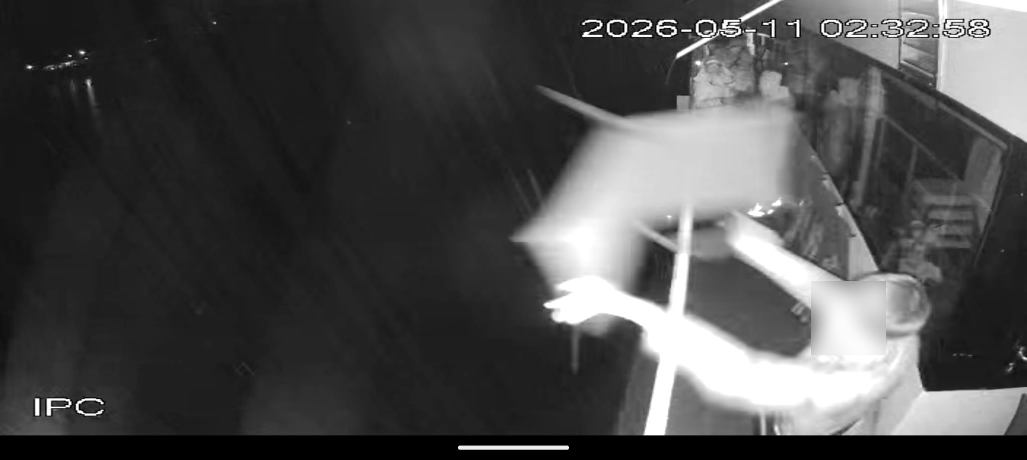 Still an Dëscher an d'Musel geheit: Zu Réimech gouf e Passagéierschëff vandaliséiert