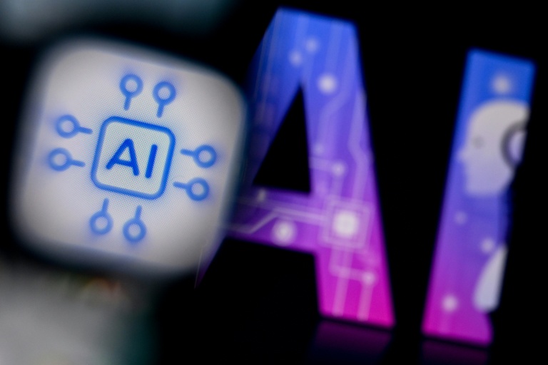 Intelligence artificielle: Un plan de 80 millions d'euros pour accompagner le monde du travail