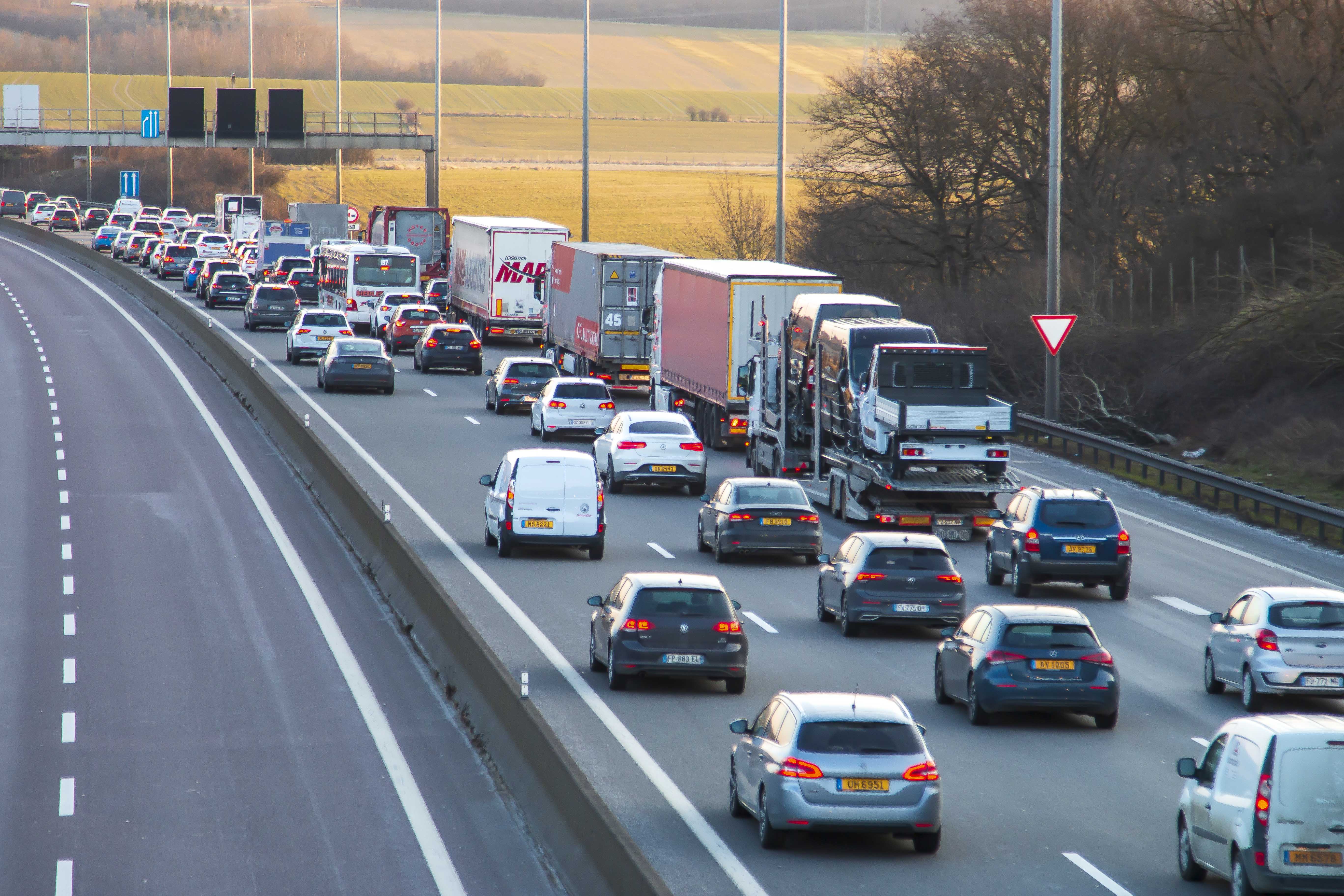 Méi Fransousen, manner Belsch an Däitscher: 15.200 Frontaliere sinn 2024 eng éischte Kéier op Lëtzebuerg schaffe komm