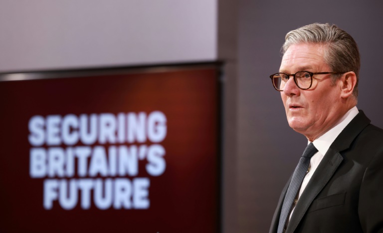 Welcome boost for Starmer: UK net migration in 2024 fell by half to ...