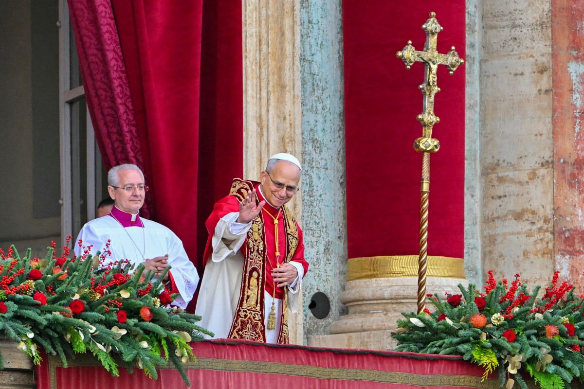 Ee Joer Leo XIV.: Den éischte Poopst aus den USA ass sech net ze schued, sech mam US-President unzeleeën