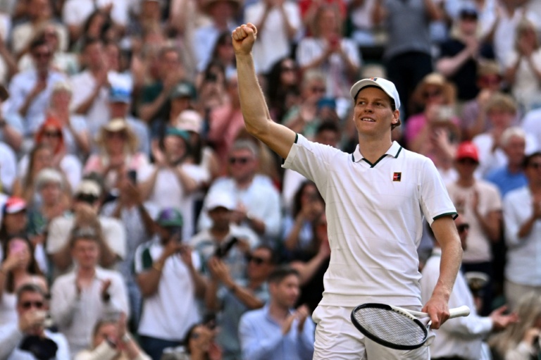Wimbledon: Sinner corrige Djokovic et affrontera Zverev en finale
