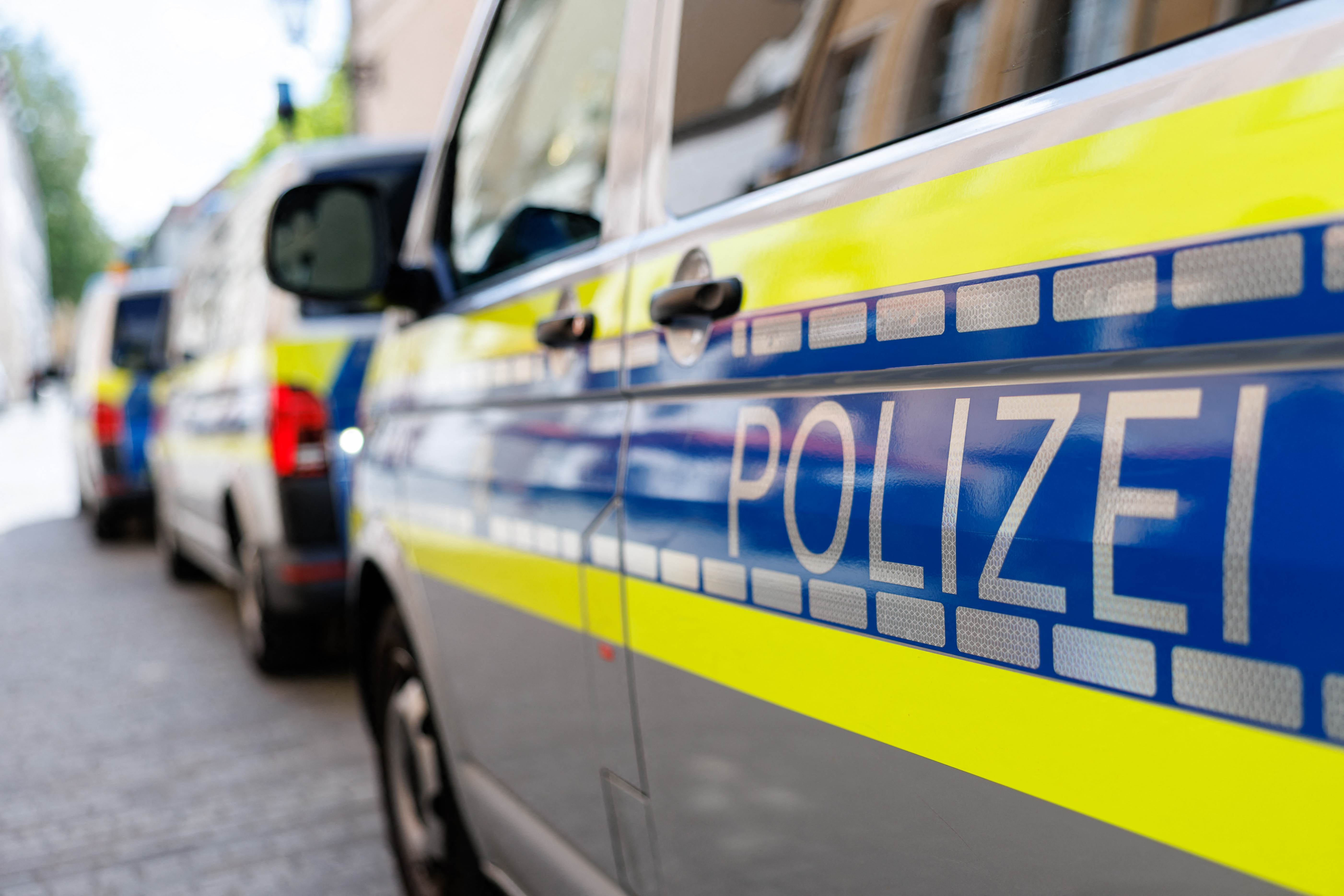 Trotz Reanimatiounsversich: Mann stierft no Ausernanersetzung op oppener Strooss zu Bergkamen (D)