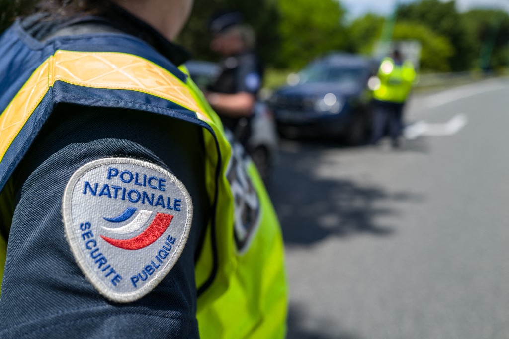 France: Une cycliste tuée par un chauffard, rattrapé par le mari qui l'envoie à l'hôpital