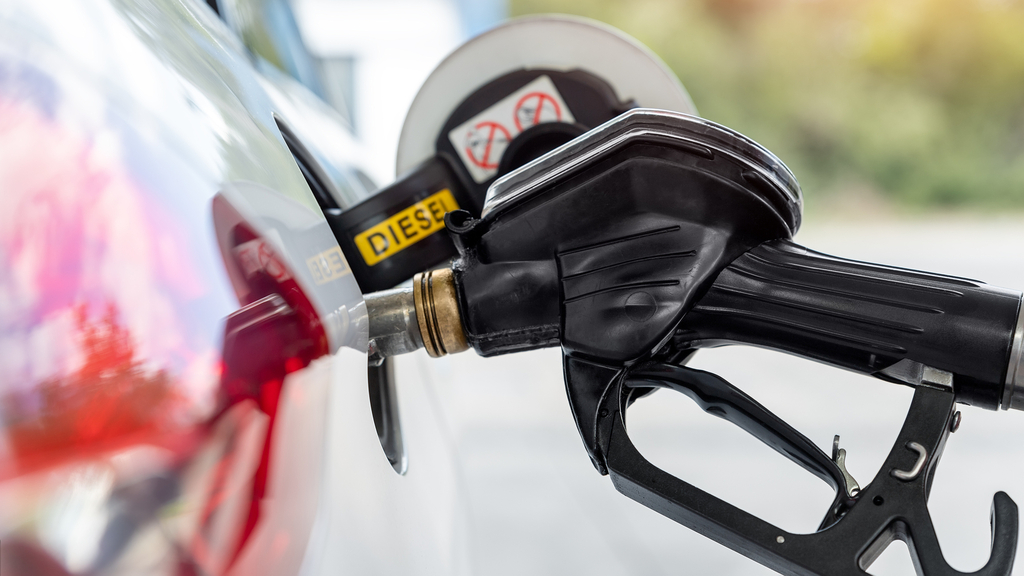 Op der Pompel: Den Diesel gëtt e gudde Krack méi bëlleg