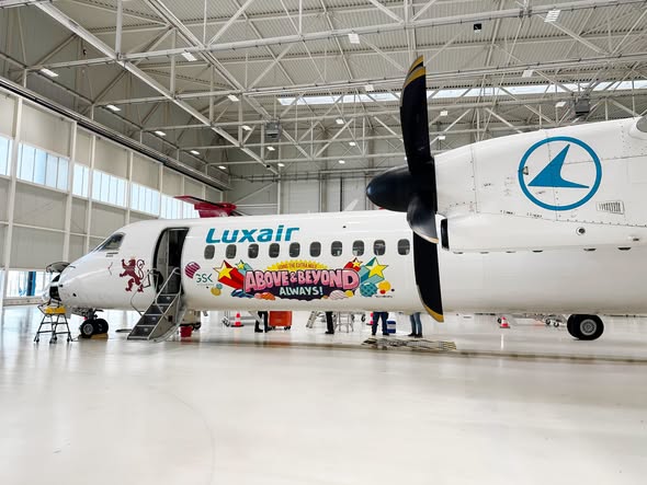 "Going the extra mile": Un appareil Luxair relooké par l'artiste luxembourgeois Sumo