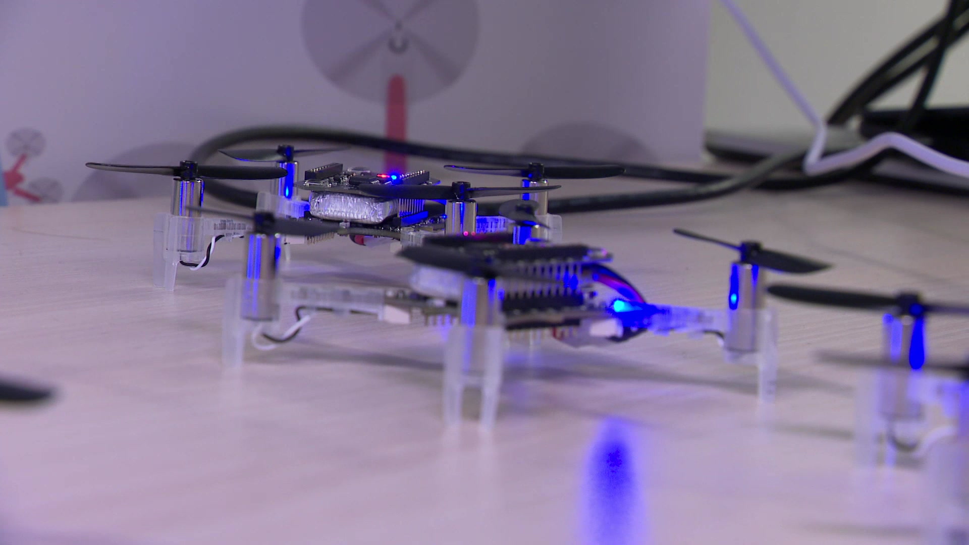 To protect critical infrastructure: University of Luxembourg researchers develop AI-controlled drone swarms
