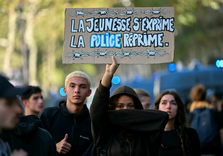 France: Un lycéen gravement blessé à la veille d'un "acte III" mardi