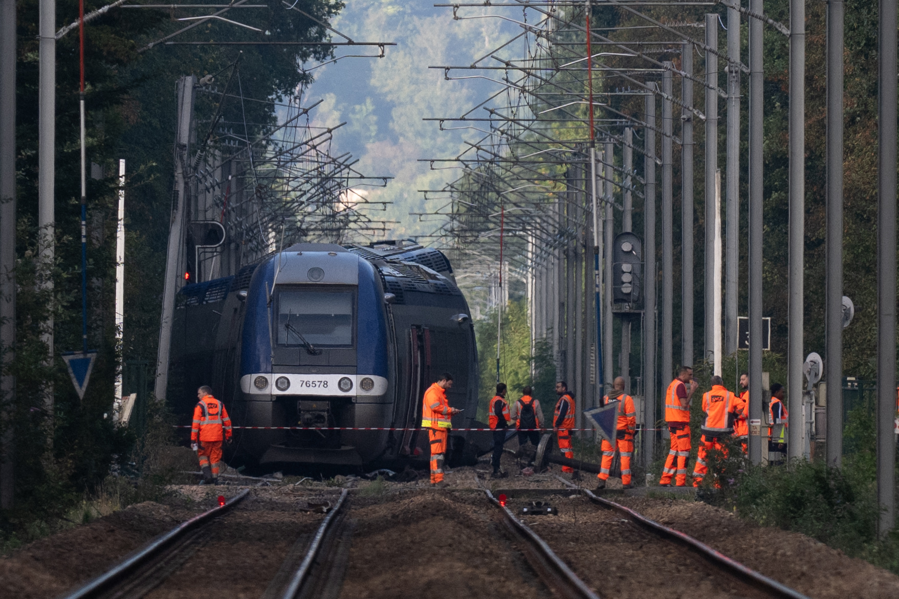 La piste d'un acte malveillant: Un TER a déraillé en Normandie, faisant au moins 44 blessés