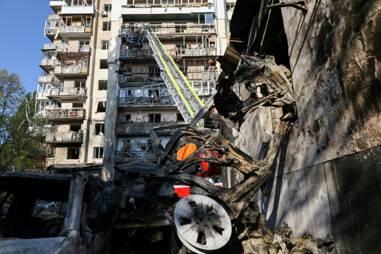 "C'était horrible": Kiev bombardée au lendemain d'attaques ukrainiennes meurtrières contre la Russie