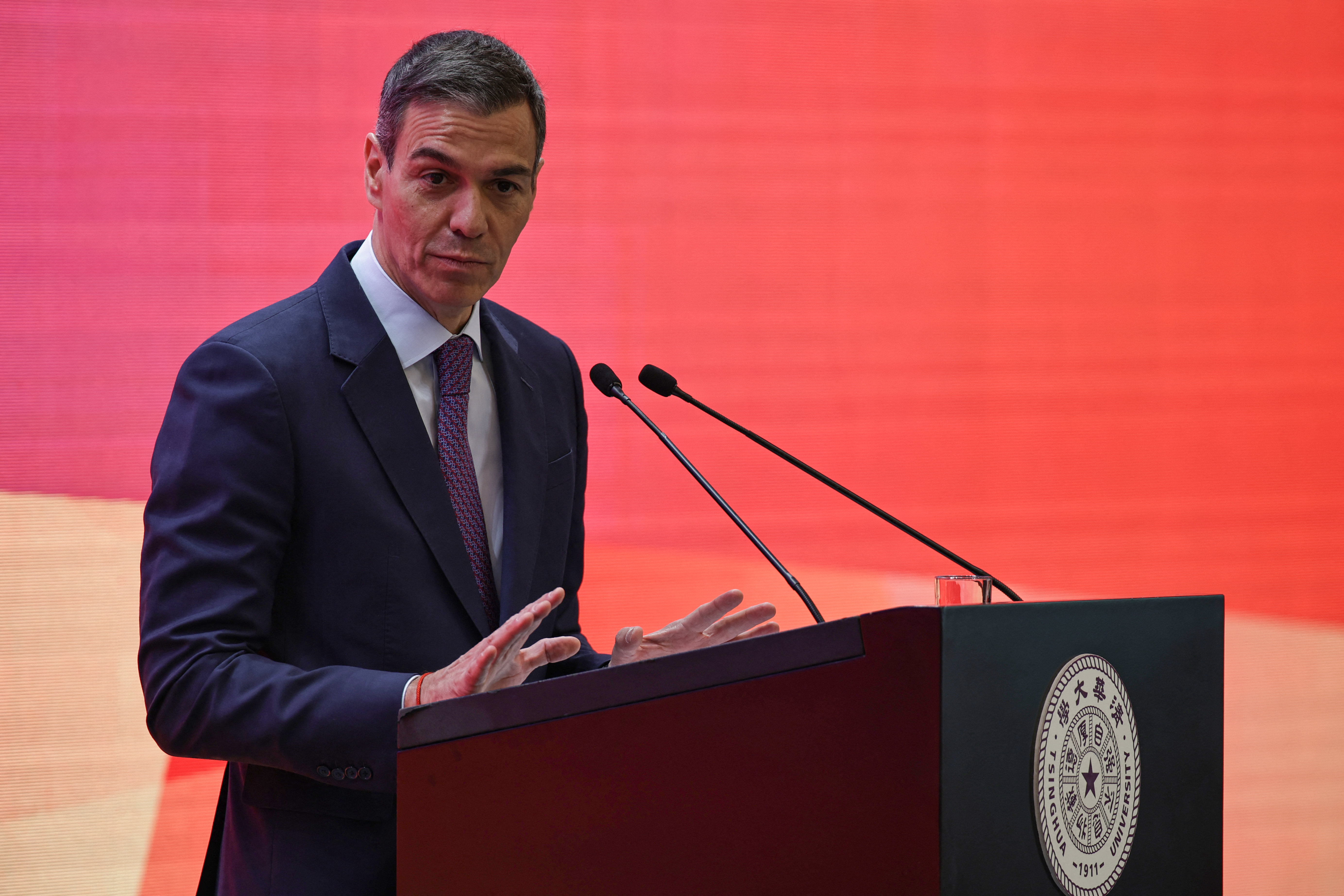 Spanish Parliament Demands Sanchez Resignation Over Corruption Scandals