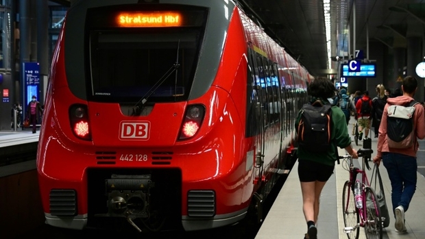 Public transport: Germany poised to roll out country-wide rail and bus ...