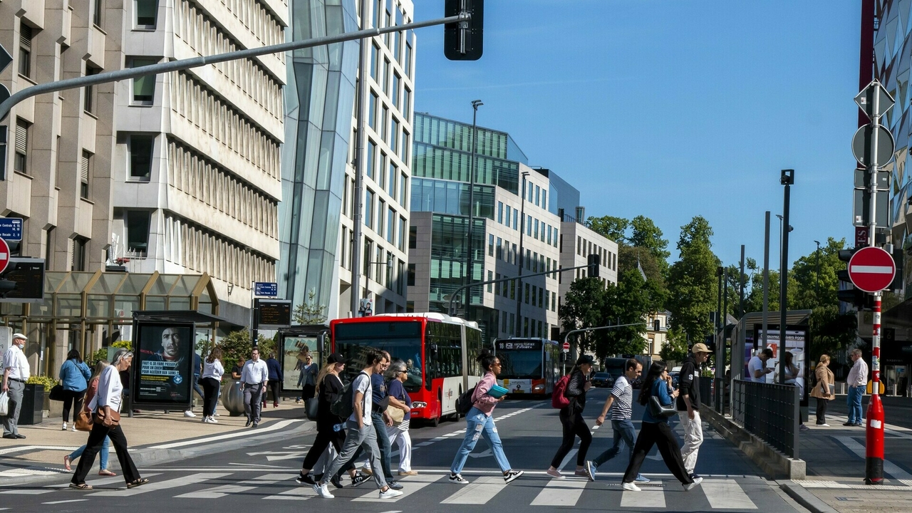 STATEC survey: Consumer confidence in Luxembourg falls to one-year low