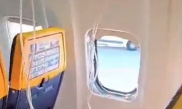 Aspiré hors de l’avion: Le témoignage glaçant du passager qui reproche à Ryanair son silence