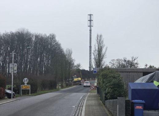 42 Meter héije Mobilfunkmast zu Haler: "D’Gemeng sot, et wier eng kleng Antenn"