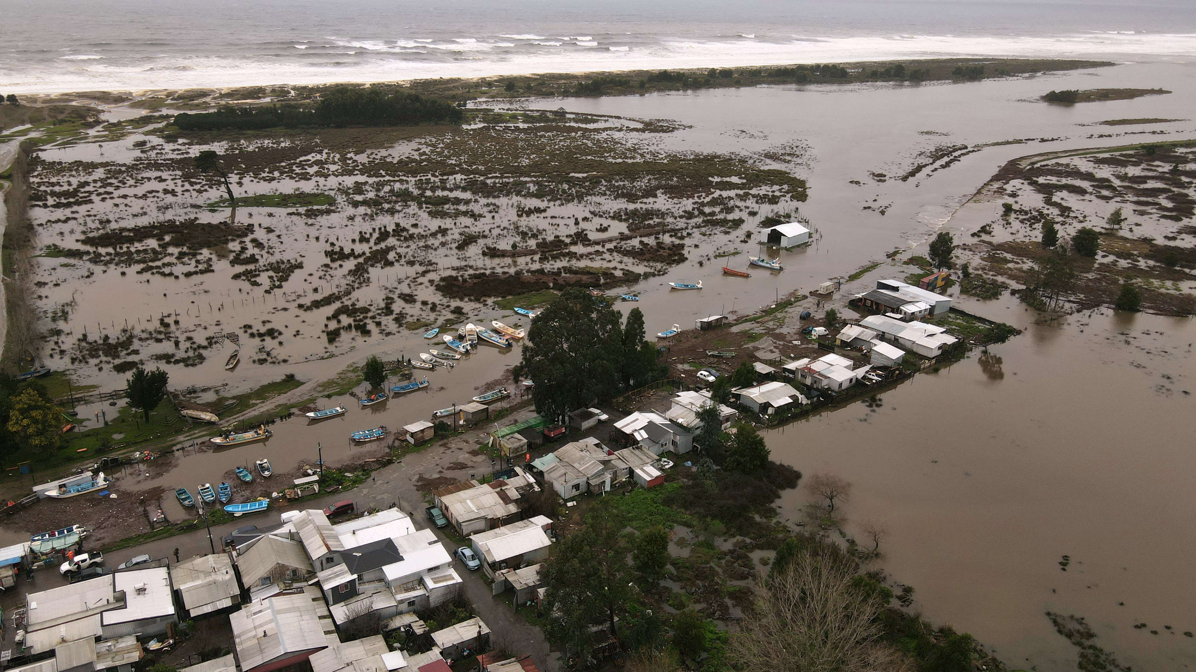 Chili: Une violente tempête fait dix morts et laisse 100.000 personnes isolées