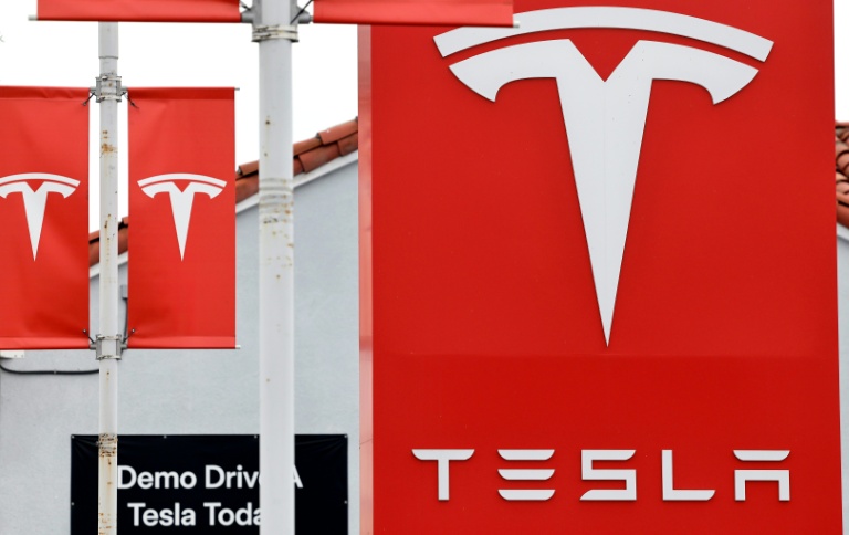 Pour des poignées de porte: Tesla rappelle 3 millions de véhicules en Chine