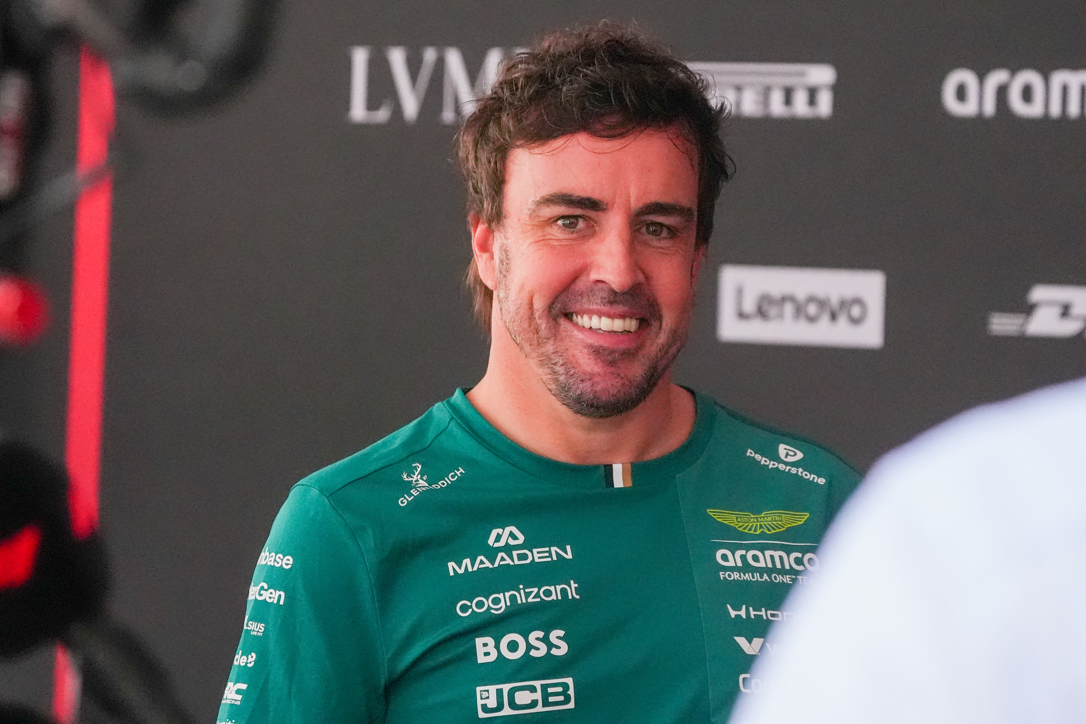 Formel 1 2027: Alonso hänkt nach eng Saison drun