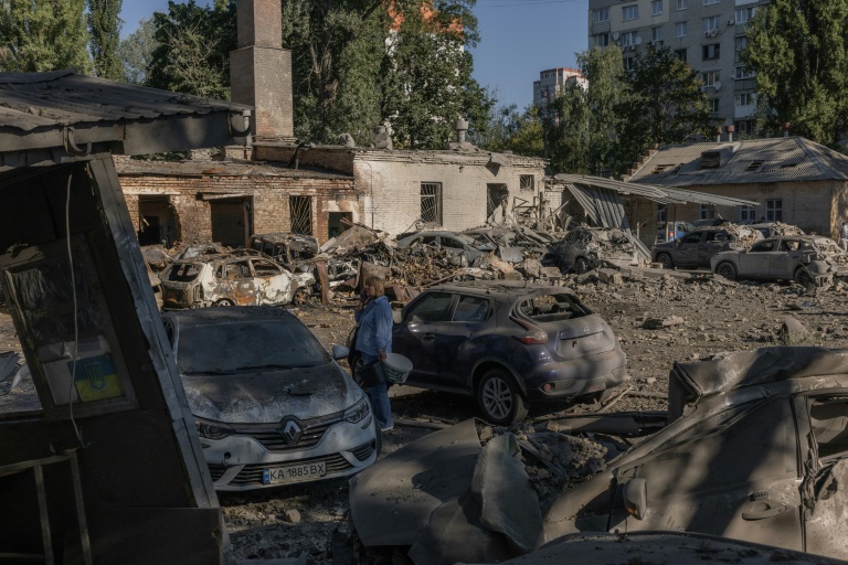 Ukraine: Au moins 13 morts dans des frappes russes, Zelensky dénonce une "escalade"