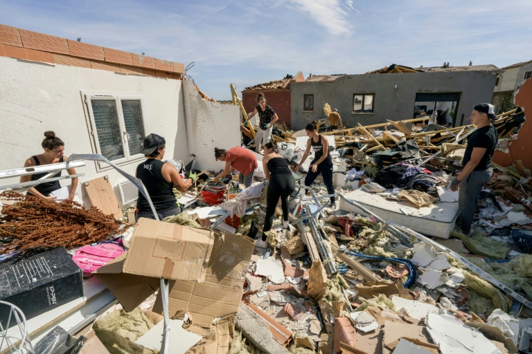 Dans l'Aude: Après la tornade, les opérations de déblayage et de sécurisation continuent