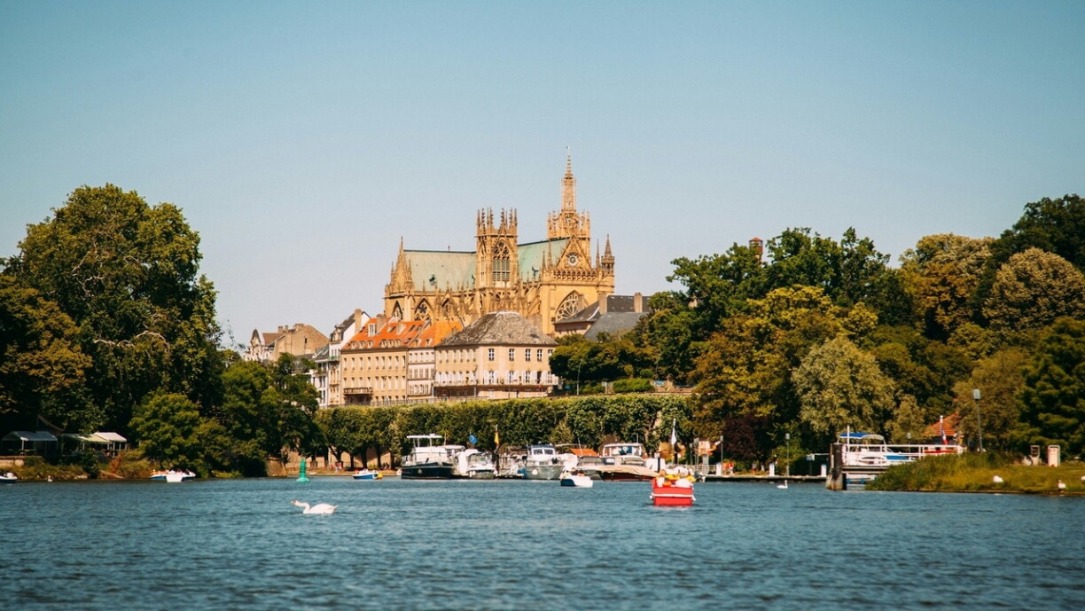 Elo offiziell: De Poopst Leo XIV kënnt am September op Metz