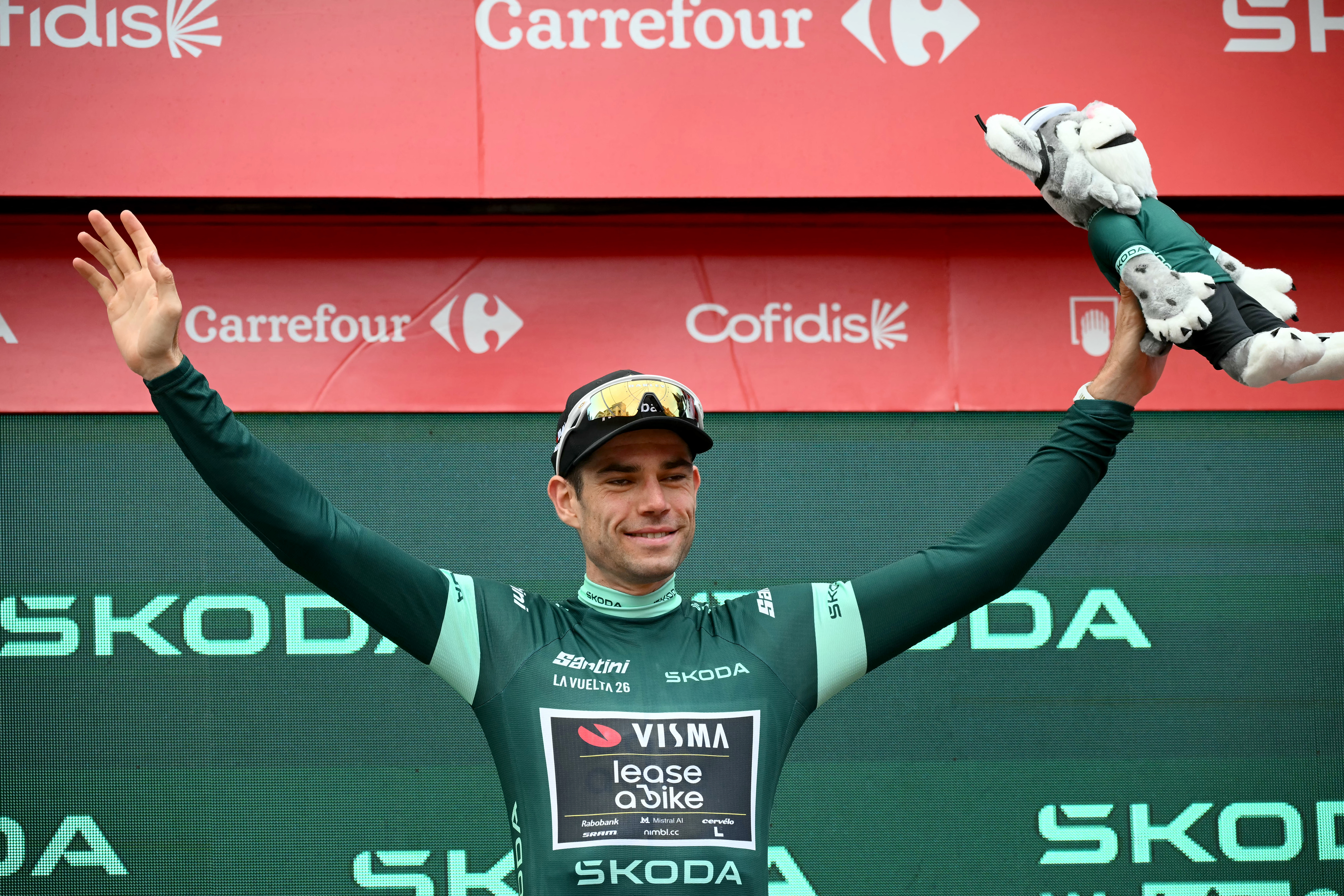 Vuelta: 13. Etapp: Wout van Aert wënnt aus Echappée eraus, Enric Mas onverännert un der Spëtzt vum General