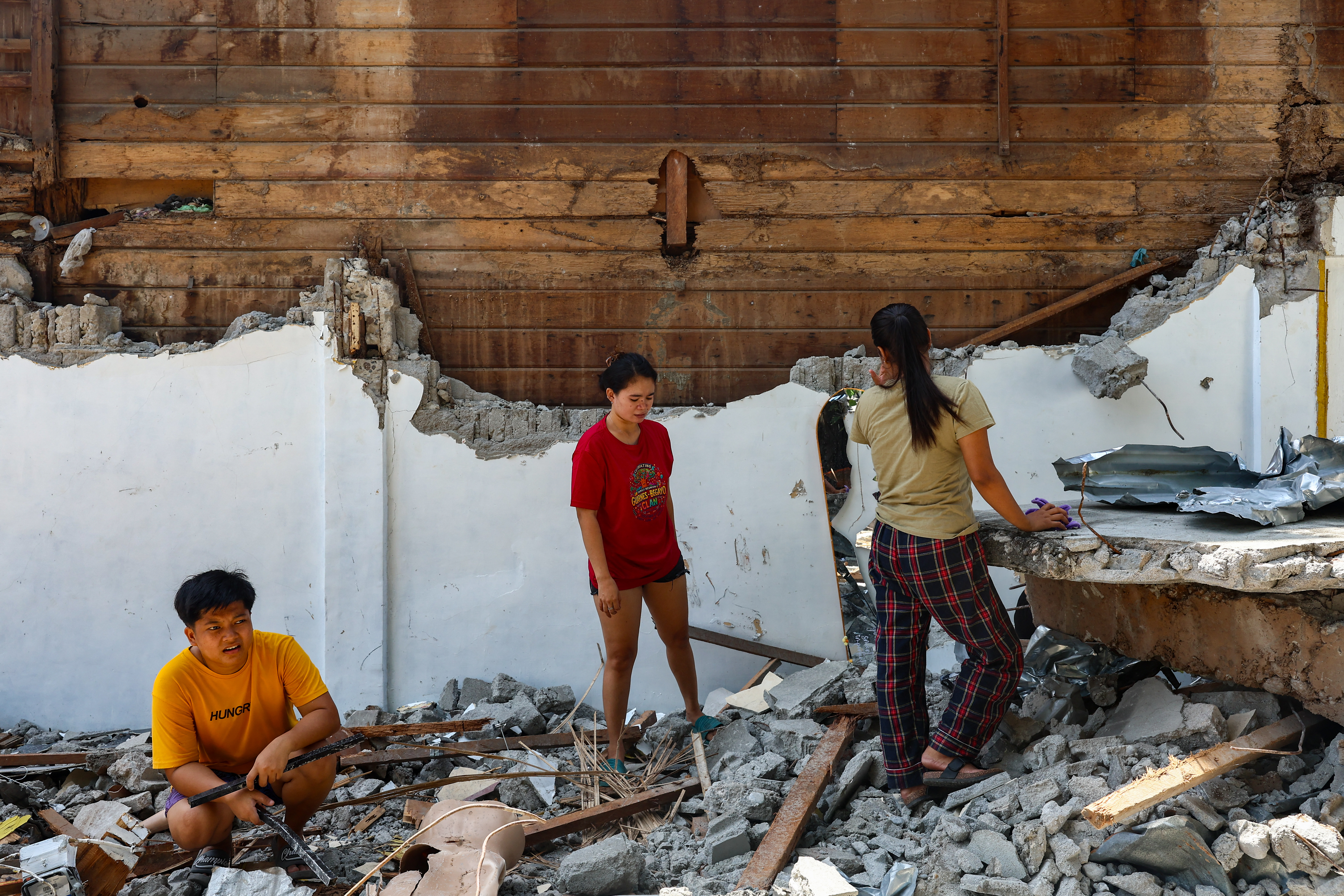No schwéierem Äerdbiewen op de Philippinnen: Zuel vun Doudesaffer op op d'mannst 61 geklommen