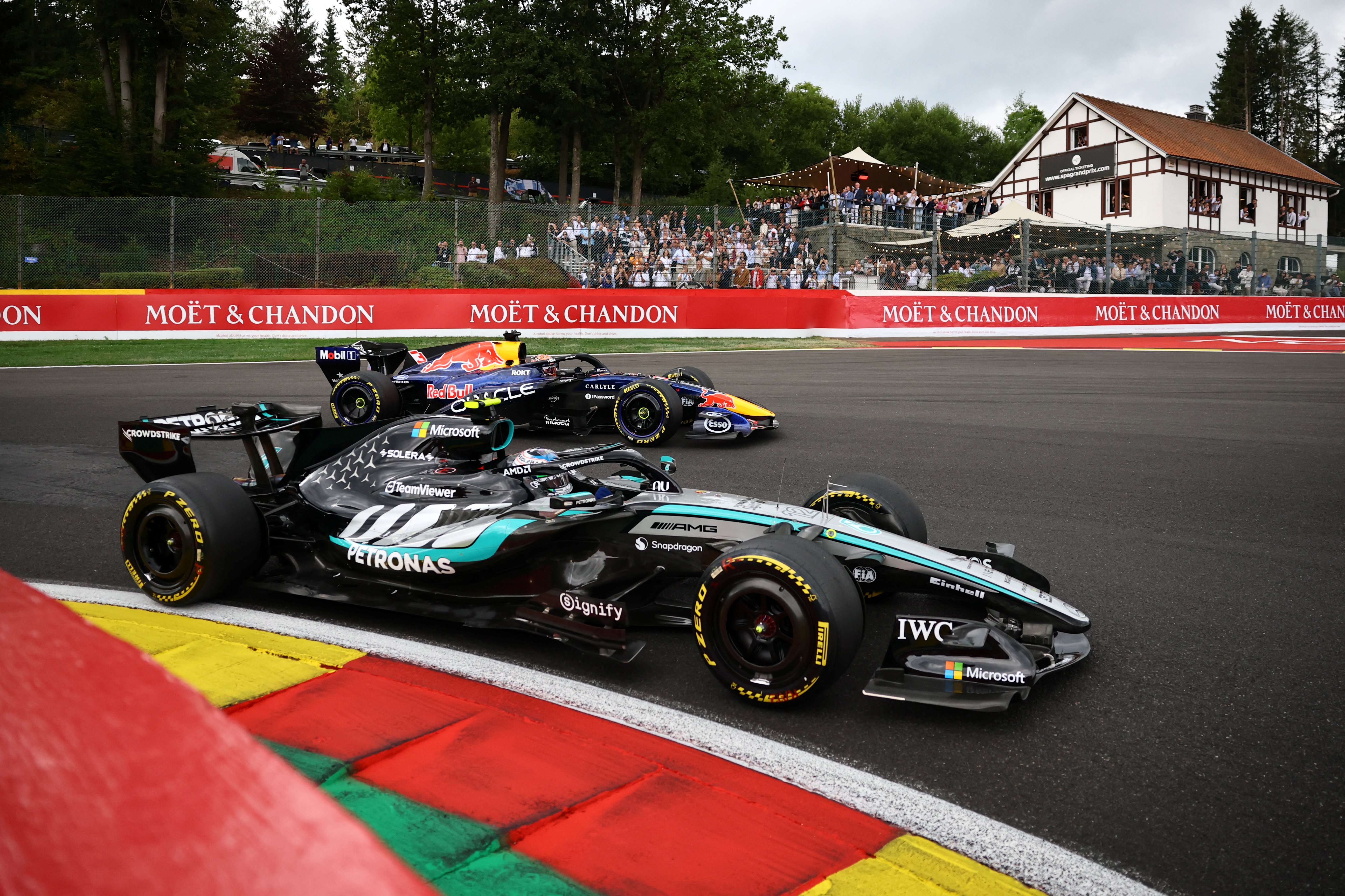 Formule 1: Antonelli remporte le Grand Prix de Belgique et creuse l'écart en tête du championnat