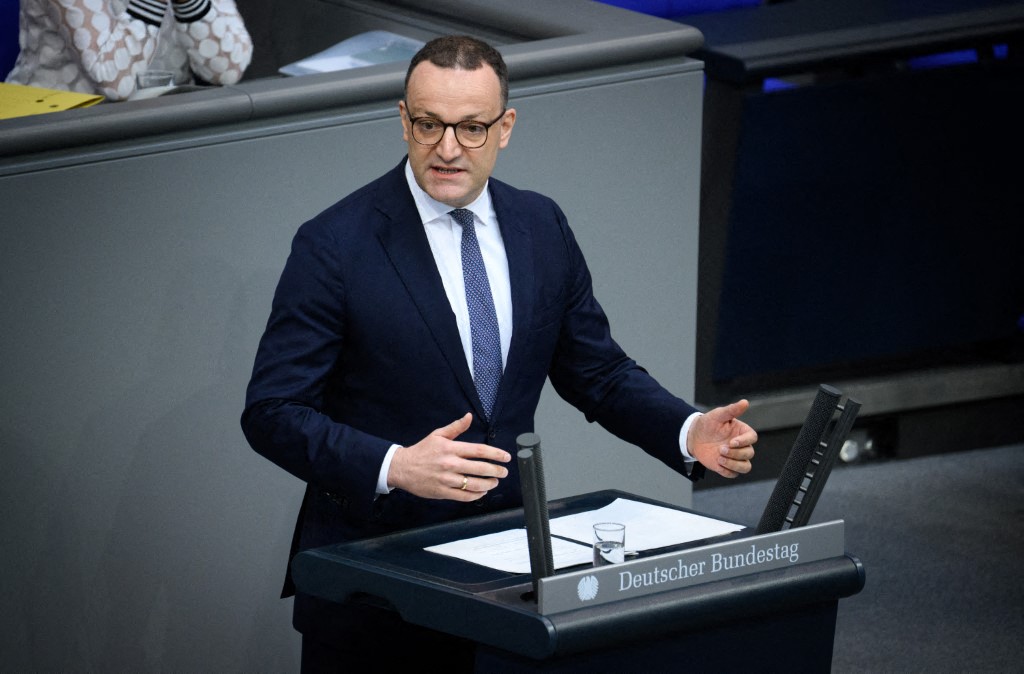 No Affär ëm "Leihmutterschaft": De Jens Spahn huet als Fraktiounschef vun den Uniounsparteien demissionéiert