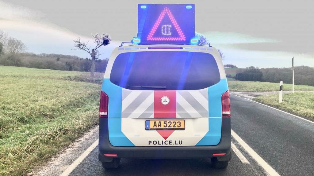 Appel à témoins: Un pilote de scooter projeté dans un champ
