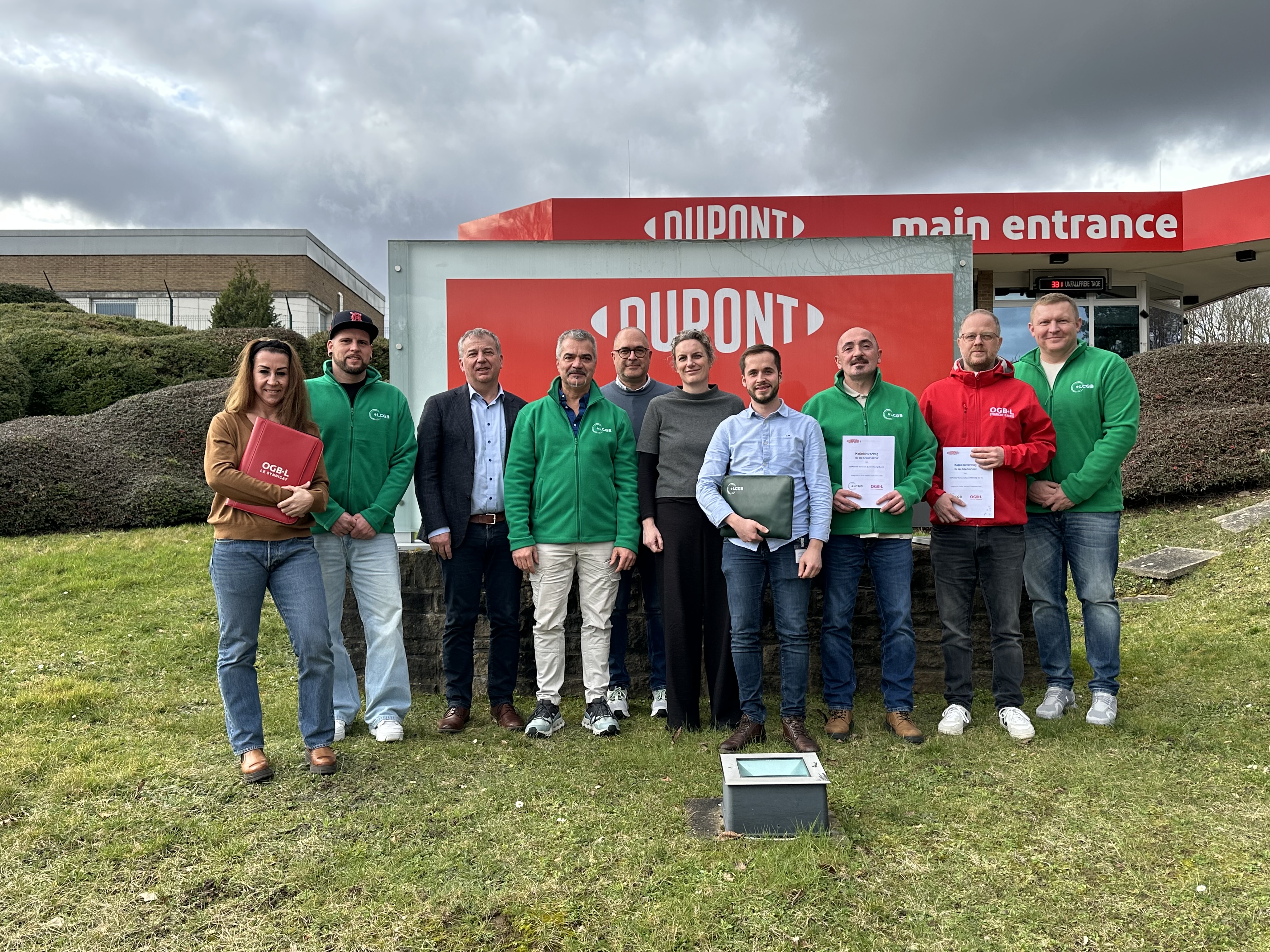 Pay rises and bonuses: New three-year collective agreement signed at Dupont de Nemours