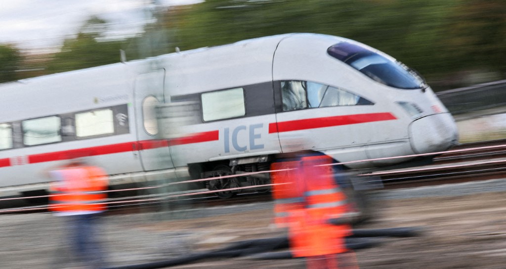 Rettungsübung an däitschem Schnellzuch: Kommunikatioun per Fax, Secouristen no 2 Stonne do: "Wier dat hei echt, wier längst all Mënsch dout"