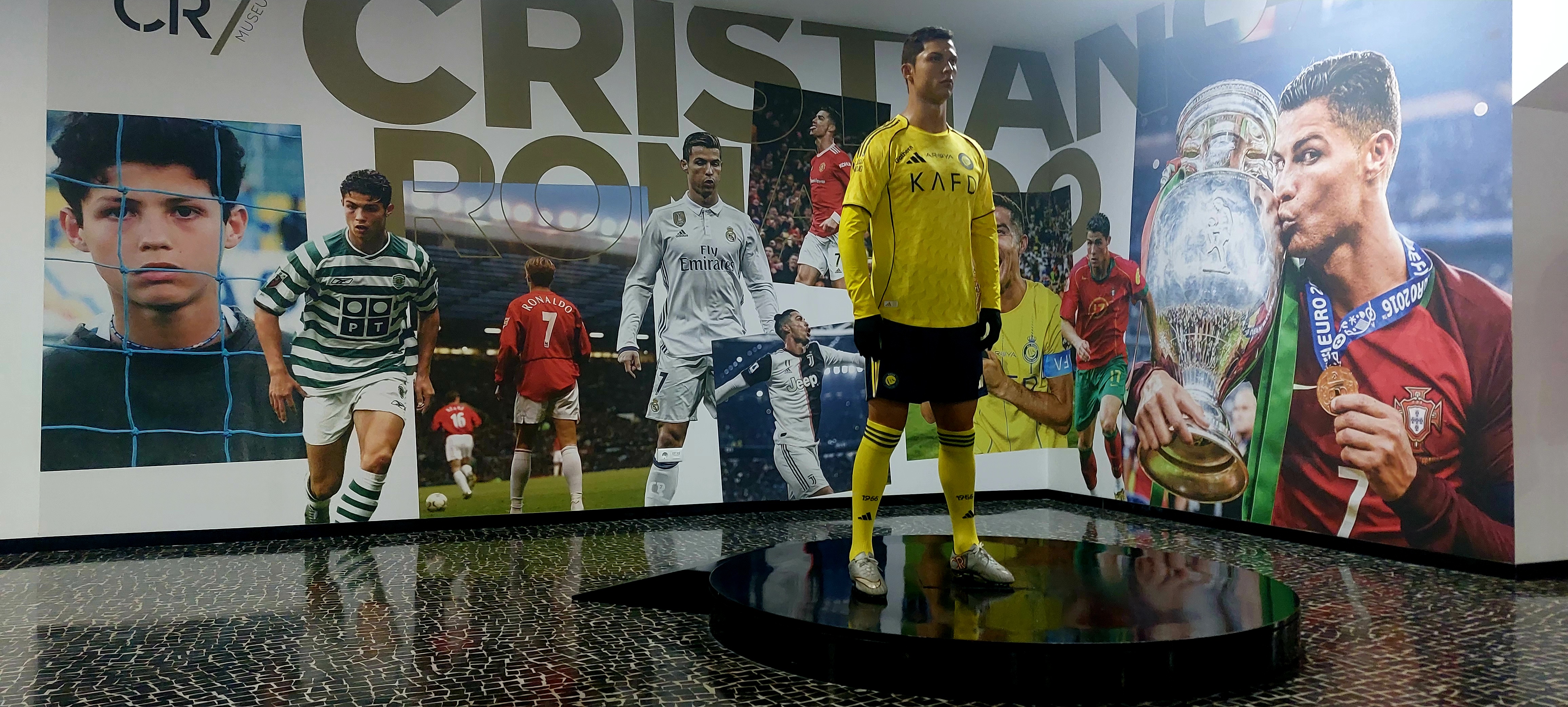Fotoe vu Funchal: Dem Cristiano Ronaldo säi Musée op Madeira huet villes ze bidden