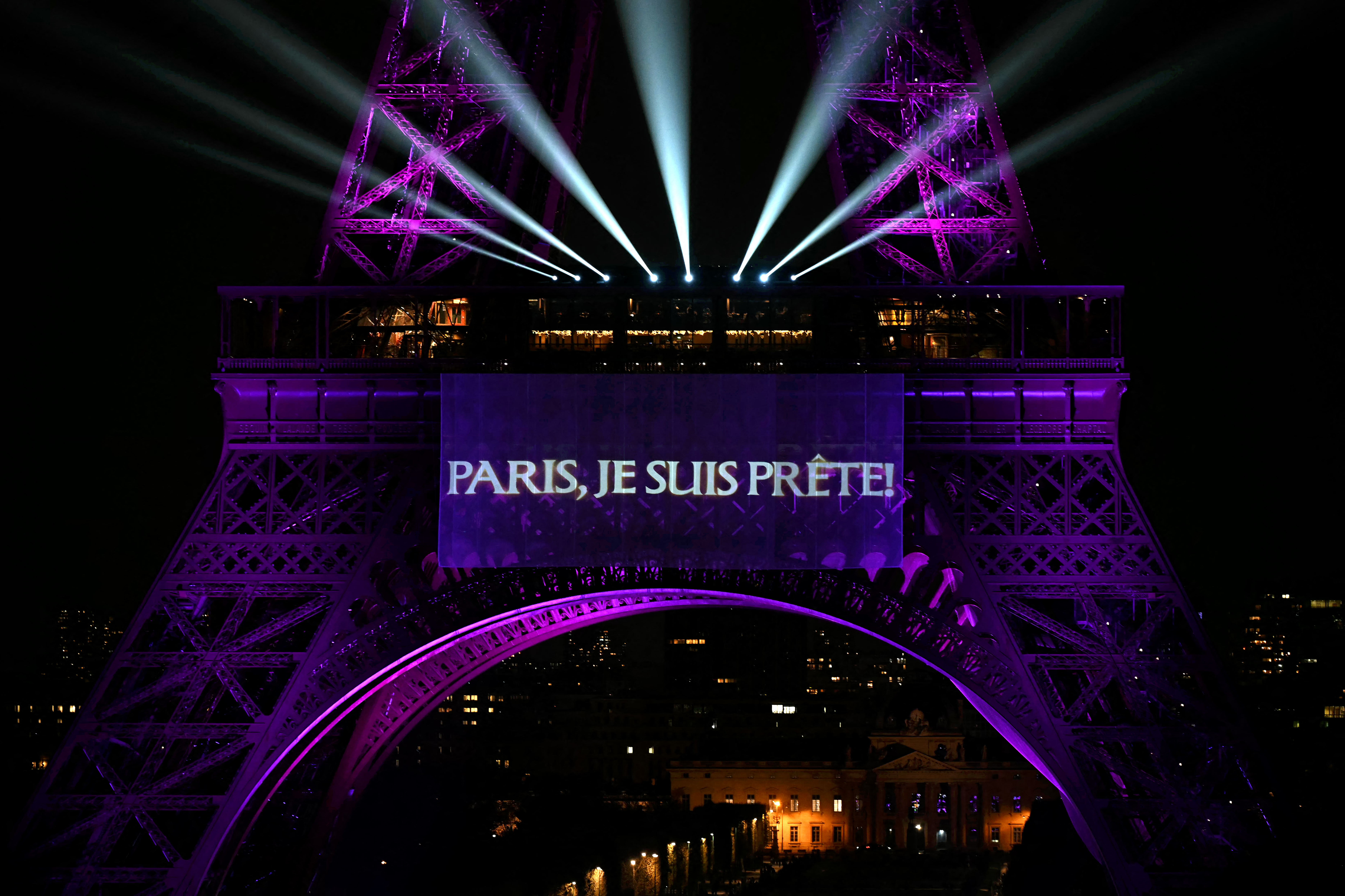 No 4 Joer Paus: Comeback vum Céline Dion zu Paräis mat 10 Concerten am September