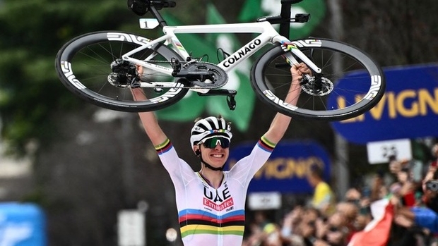 Deen eenzege Klassiker deen nach am Palmarès feelt: Gewënnt den Tadej Pogacar e Sonndeg och Paris - Roubaix?