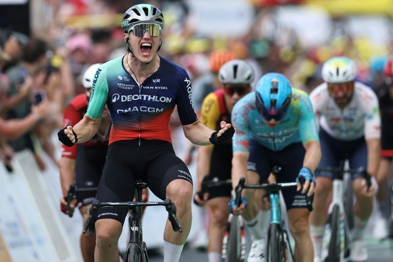 Tour de France: Le Néerlandais Olav Kooij remporte la 5e étape au sprint à Pau
