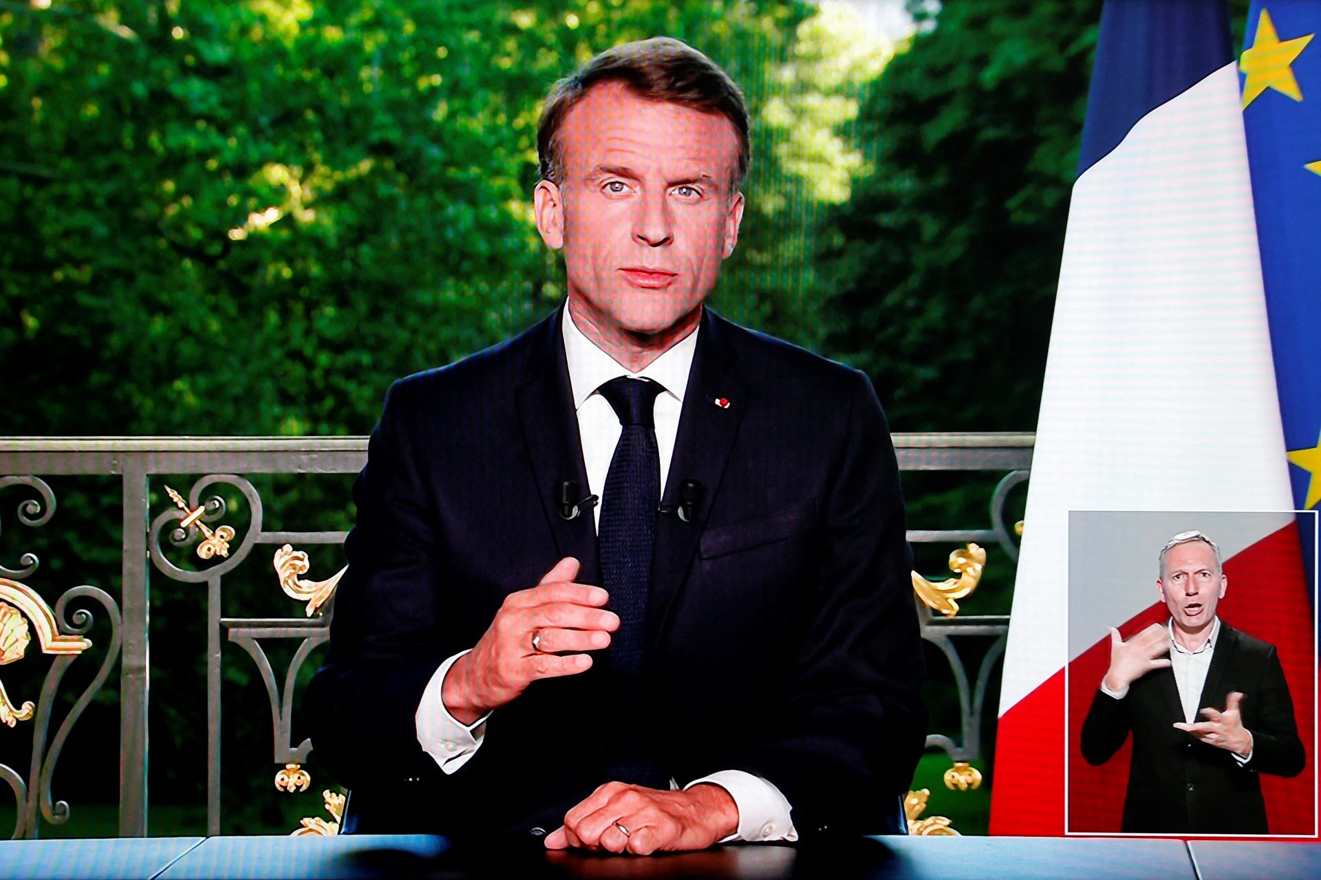 After heavy loss in EU vote: Macron calls snap legislative elections in ...