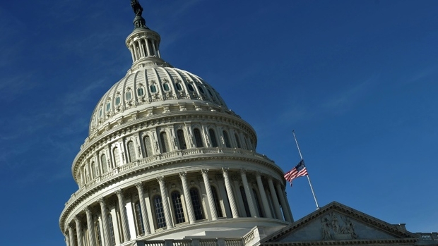 Areesverbueter a Méiglechkeet vu Stroftaxen: US-Kongress stëmmt méi streng Sanktioune géint Russland
