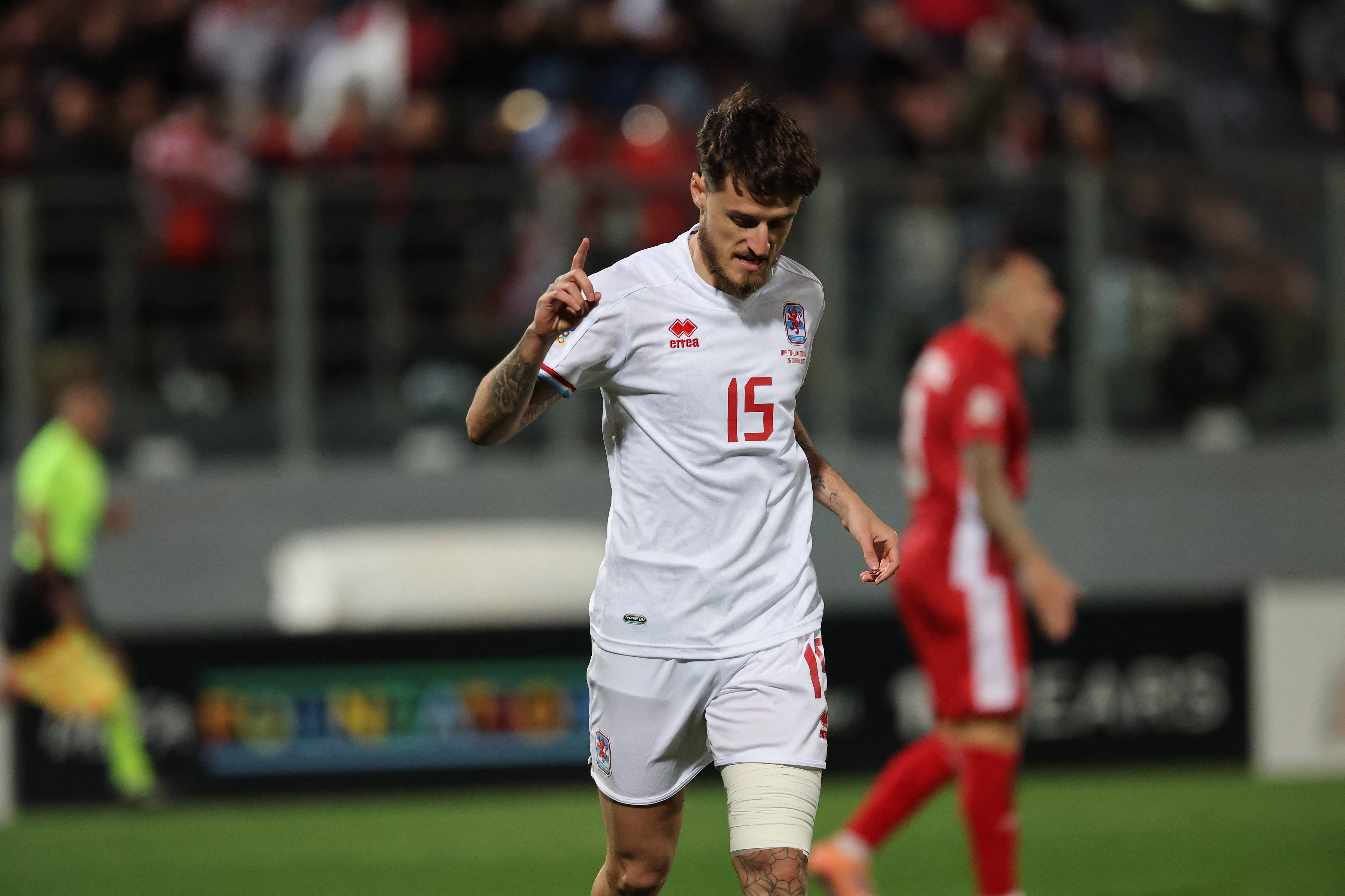 Lëtzebuerger Futtballer am Ausland: Vincent Thill schéisst Mannheim zu Optakt-Victoire géint Düsseldorf